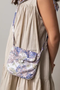 Dilana, Dress