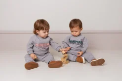 Theos B, Sweatshirt